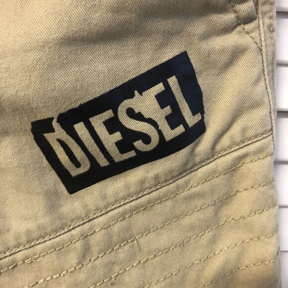 Diesel Size 8 Tan Khaki Shorts - Picture 2 of 5